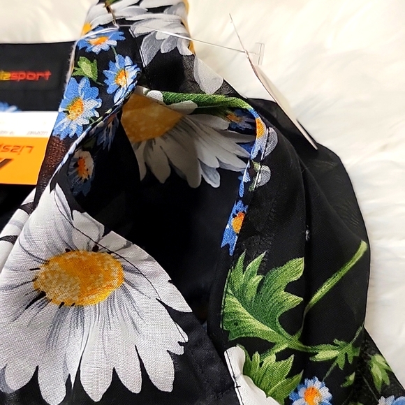 RARE | VTG | Daisy Print 2 Piece Skirt Set - Picture 8 of 16